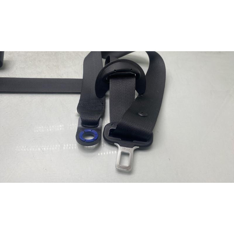 Pretensionneur de ceinture avant droit TOYOTA YARIS 3 Photo n°10