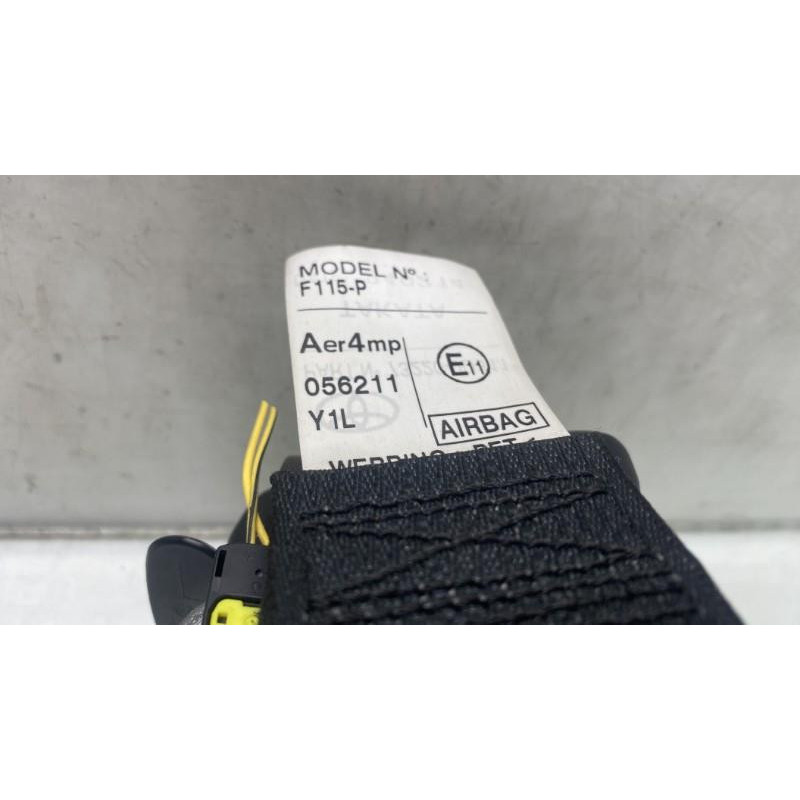 Pretensionneur de ceinture avant gauche TOYOTA YARIS 3 Photo n°5