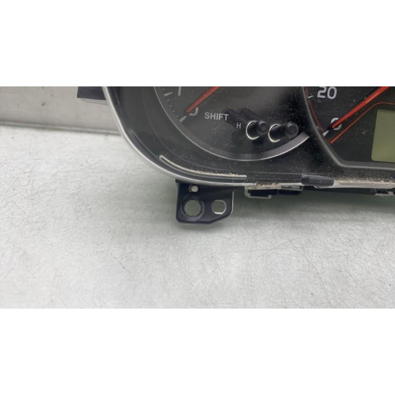 Compteur TOYOTA YARIS 3 Photo n°6