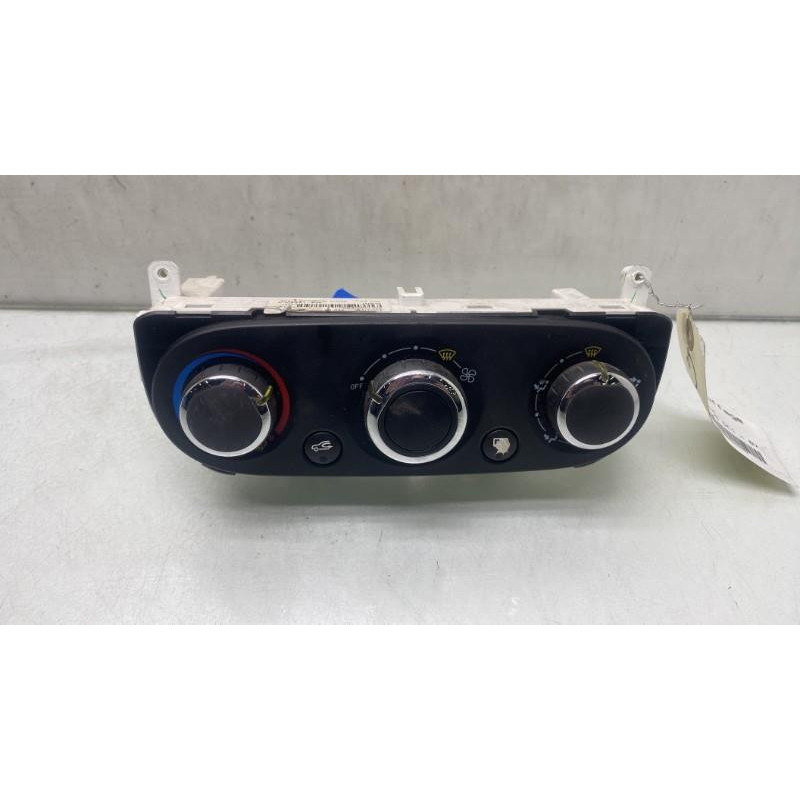 Commande chauffage RENAULT CLIO 4 Photo n°3