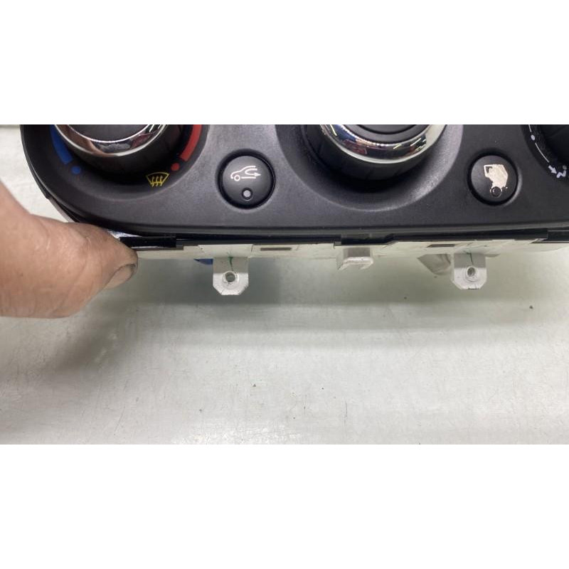 Commande chauffage RENAULT CLIO 4 Photo n°5