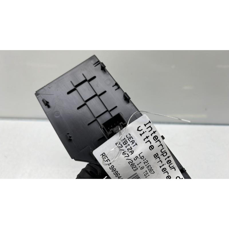 Interrupteur de leve vitre arriere droit SEAT IBIZA 5 Photo n°2