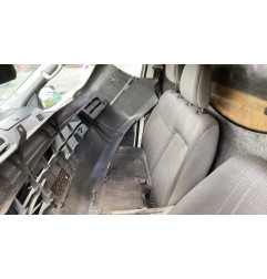 Serrure avant droit TOYOTA HI-ACE 2