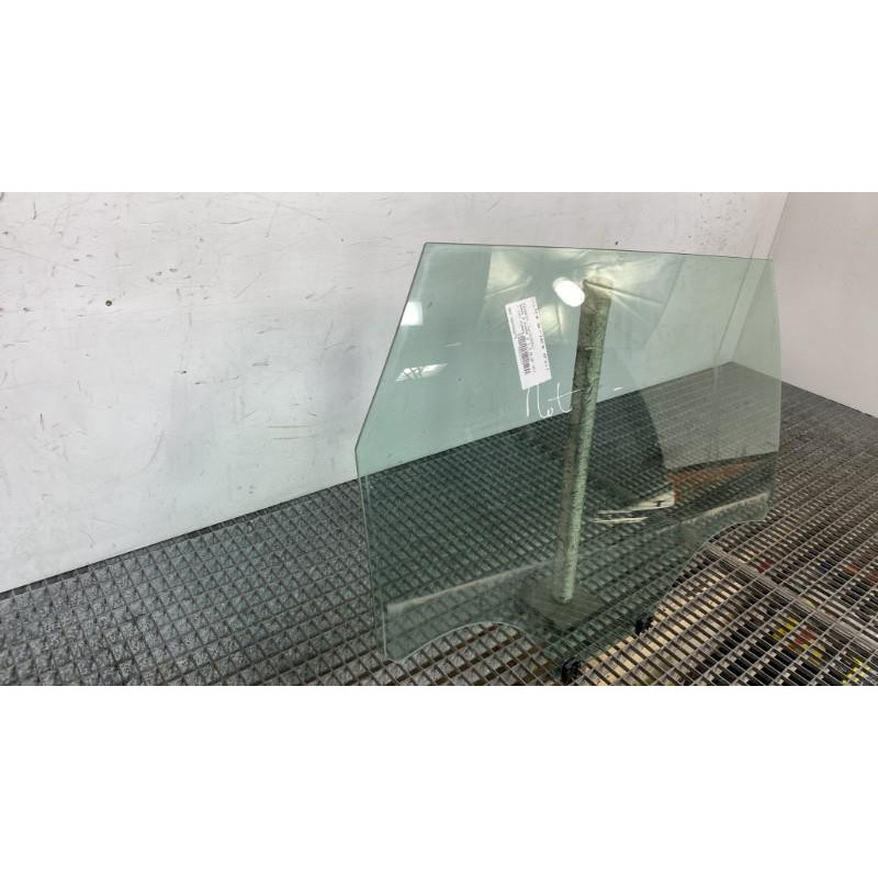 Vitre arriere droit PEUGEOT 5008 2 Photo n°5
