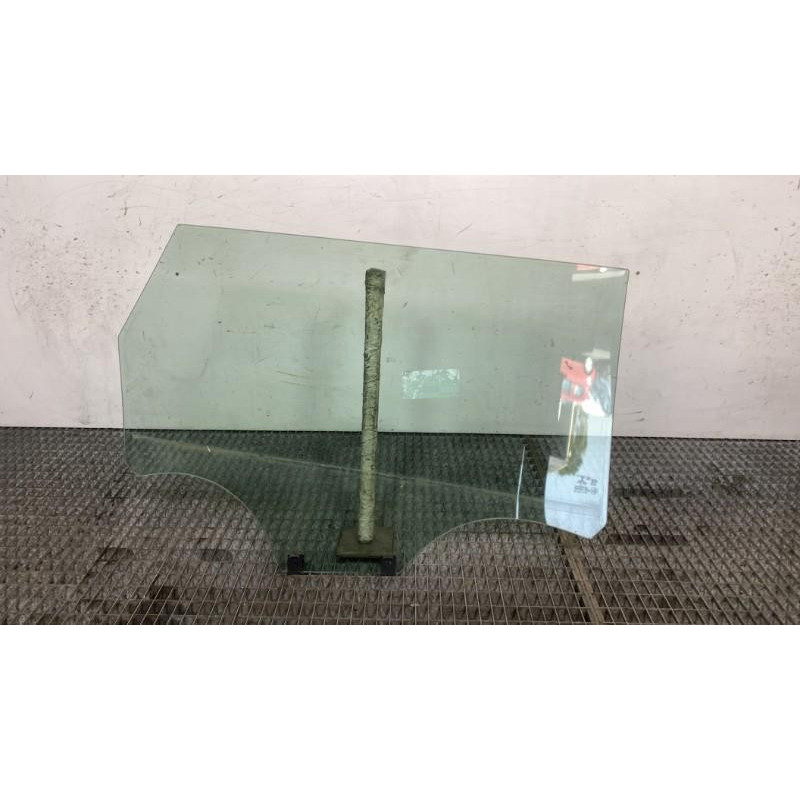 Vitre arriere gauche PEUGEOT 5008 2 Photo n°5