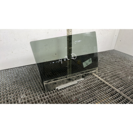 Vitre arriere droit SUZUKI SWIFT 5