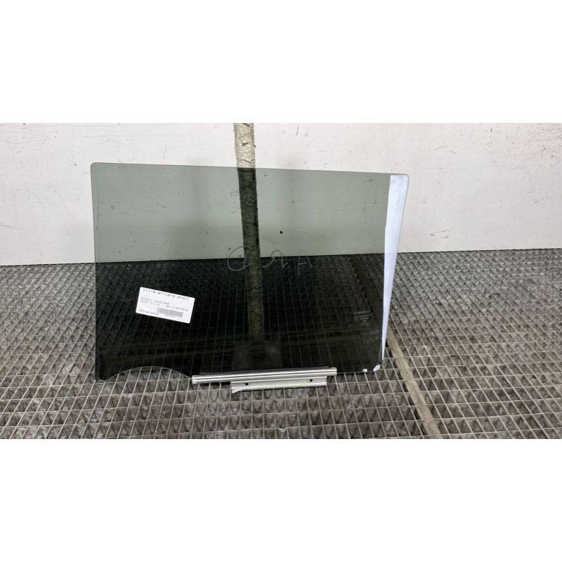 Vitre arriere droit SUZUKI SWIFT 5 Photo n°4