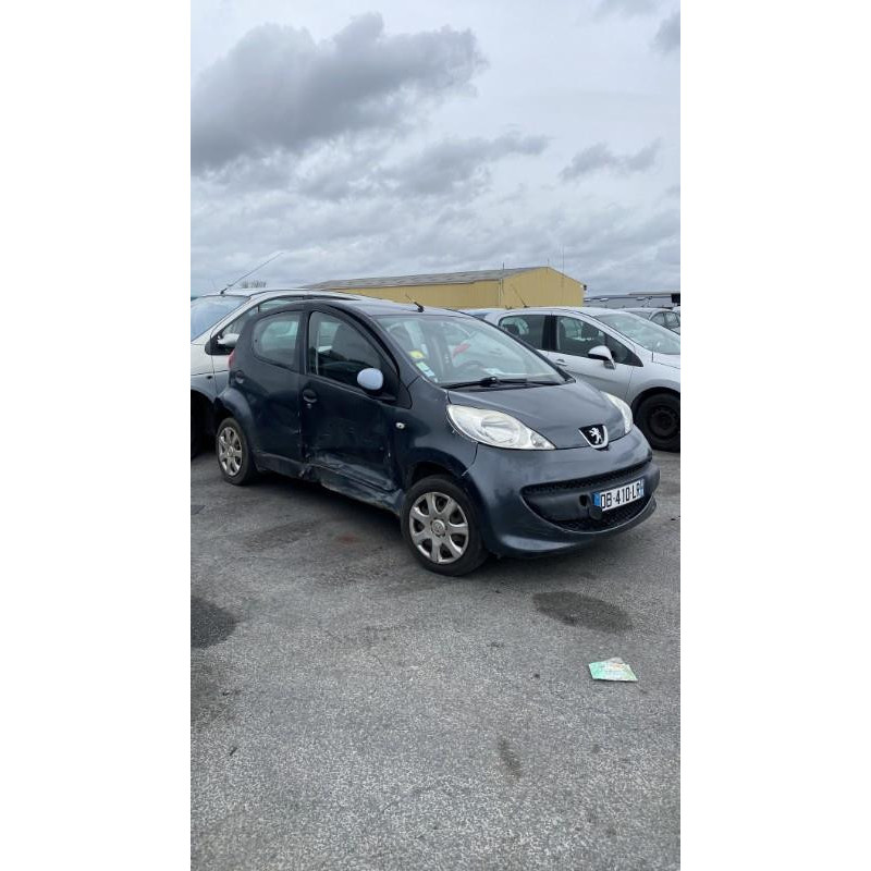 Pare choc arriere PEUGEOT 107 Photo n°8