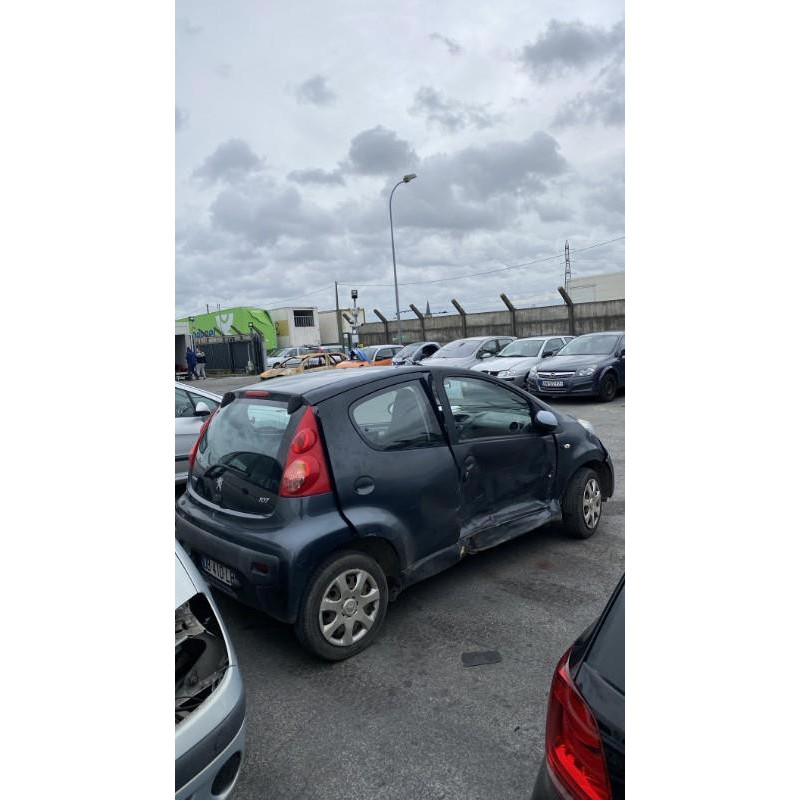 Pare choc arriere PEUGEOT 107 Photo n°9