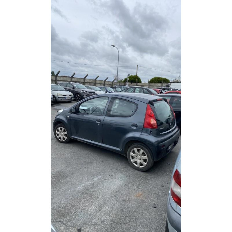 Pare choc arriere PEUGEOT 107 Photo n°18