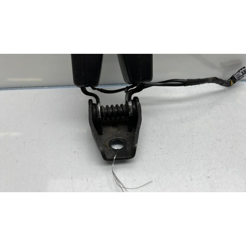 Attache ceinture arriere droit VOLKSWAGEN BEETLE 2 Photo n°3