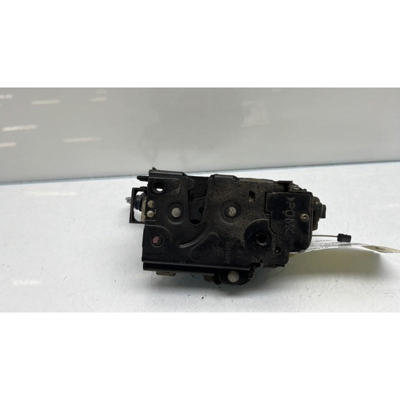 Serrure avant droit VOLKSWAGEN NEW BEETLE 1 Photo n°3