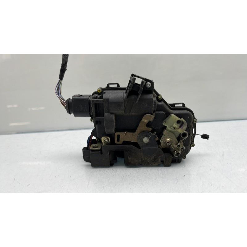 Serrure avant droit VOLKSWAGEN NEW BEETLE 1 Photo n°7