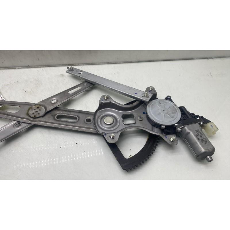 Leve vitre electrique avant droit HYUNDAI I 20 1 Photo n°9