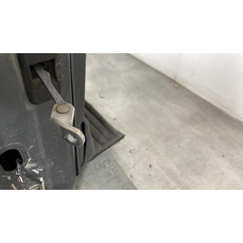 Porte avant droit DACIA SANDERO 1 Photo n°8