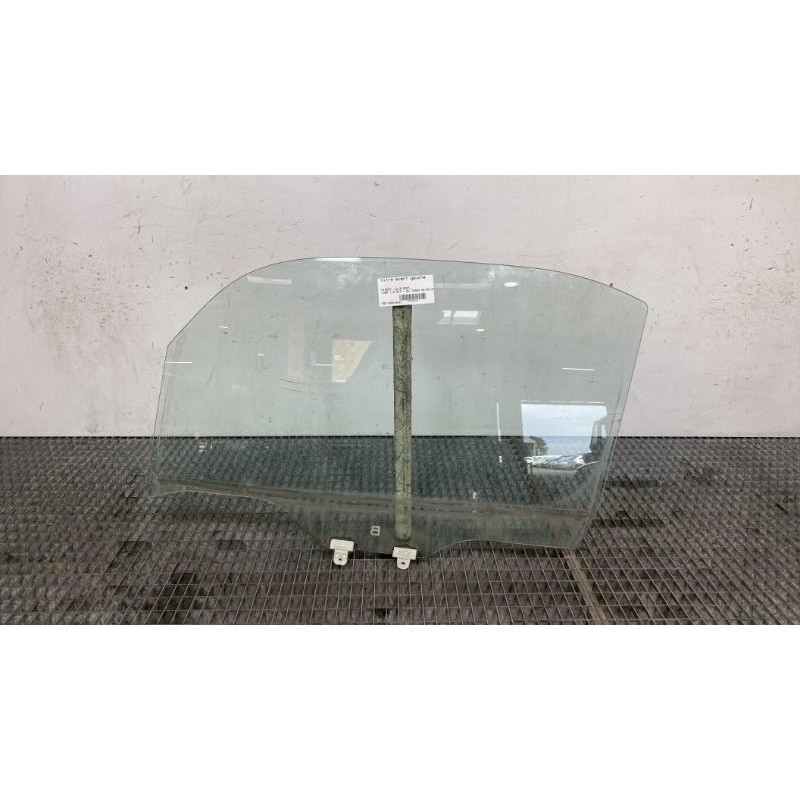 Vitre avant gauche NISSAN CUBE Photo n°4