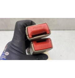 Attache ceinture arriere droit NISSAN CUBE