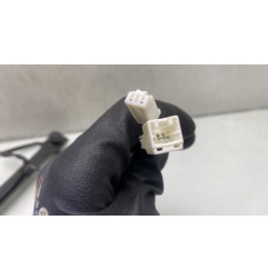 Attache ceinture avant droit NISSAN CUBE