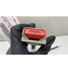 Attache ceinture avant droit NISSAN CUBE