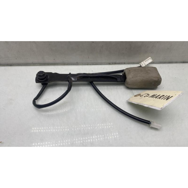 Attache ceinture avant droit NISSAN CUBE Photo n°5