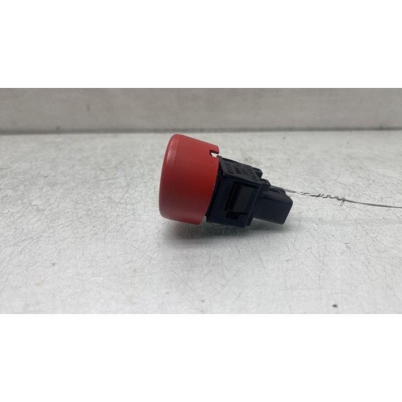 Bouton de warning NISSAN CUBE Photo n°1