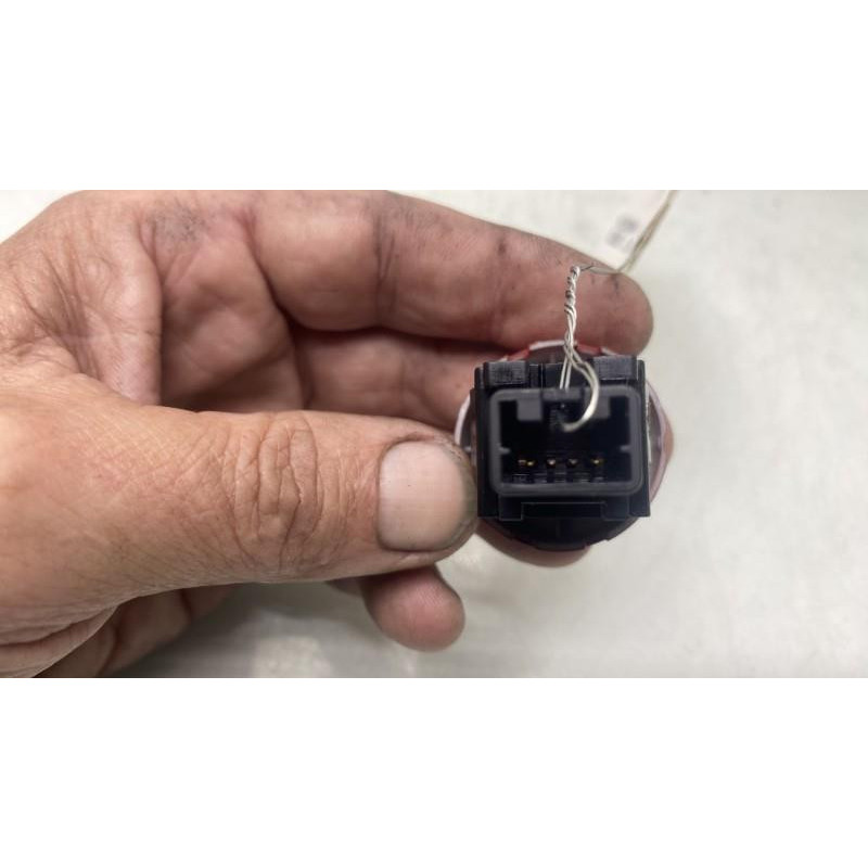 Bouton de warning NISSAN CUBE Photo n°2