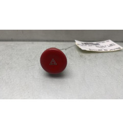 Bouton de warning NISSAN CUBE
