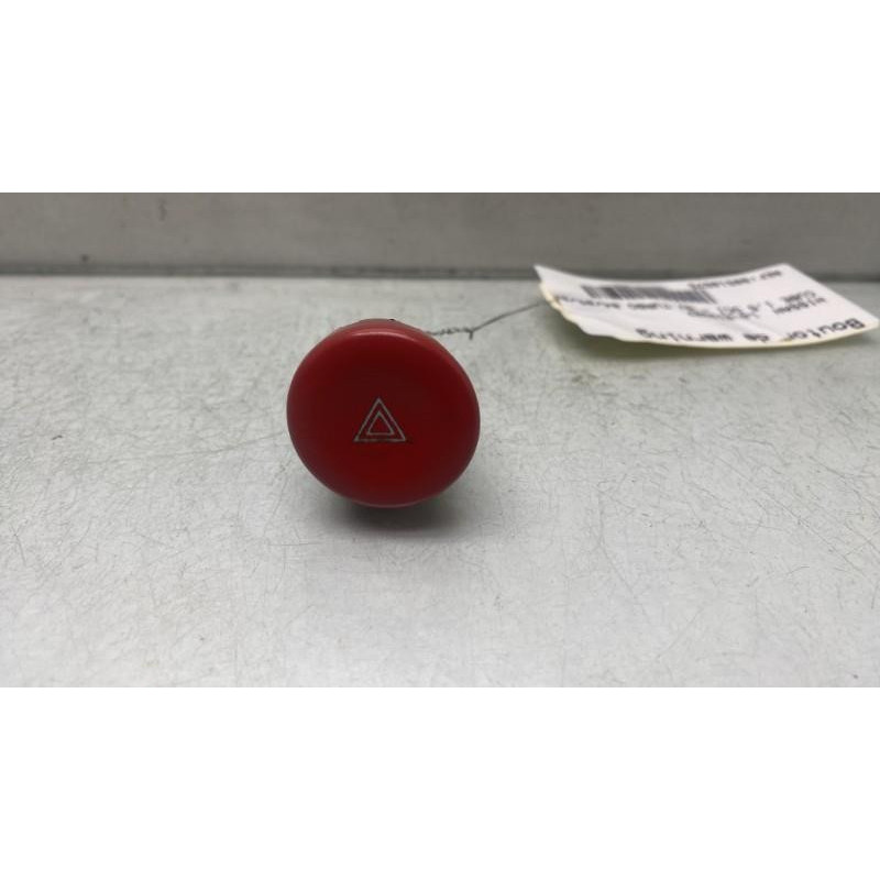 Bouton de warning NISSAN CUBE Photo n°3