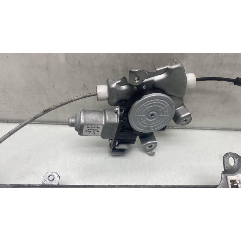 Leve vitre electrique avant droit NISSAN CUBE Photo n°10