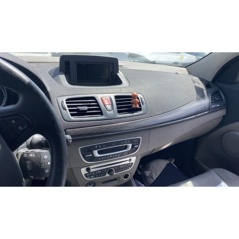 Trappe d'essence RENAULT MEGANE 3 Photo n°5