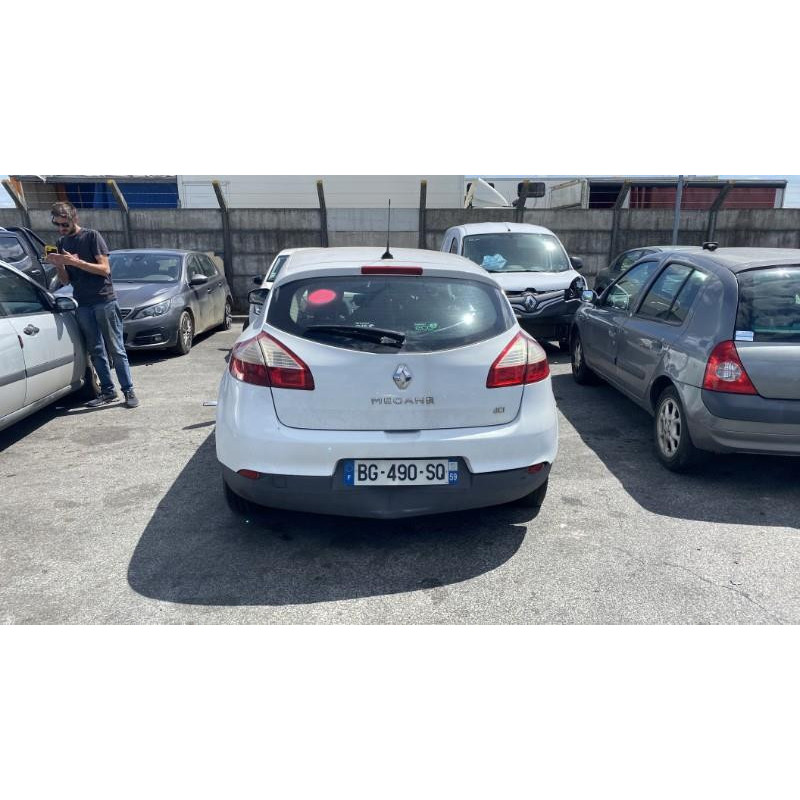 Trappe d'essence RENAULT MEGANE 3 Photo n°9