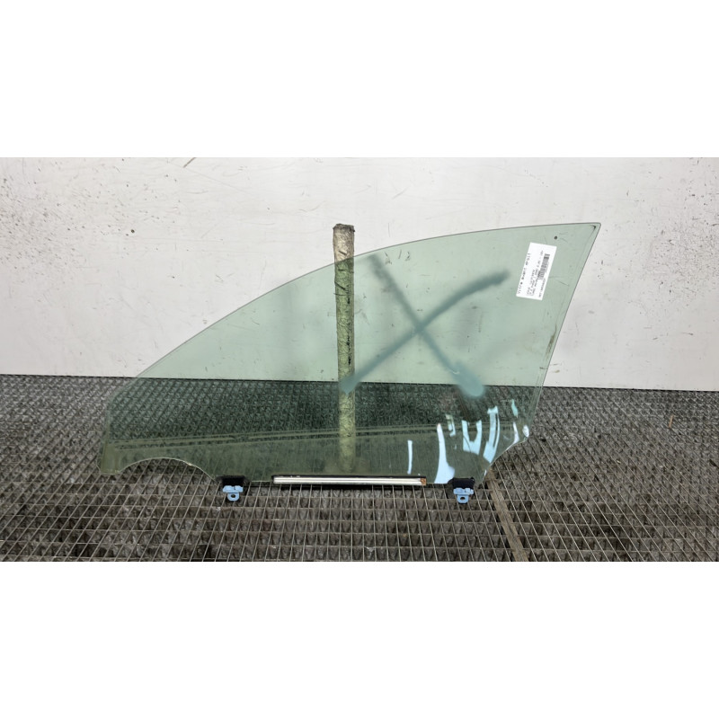 Vitre avant droit LEXUS IS 2 Photo n°4