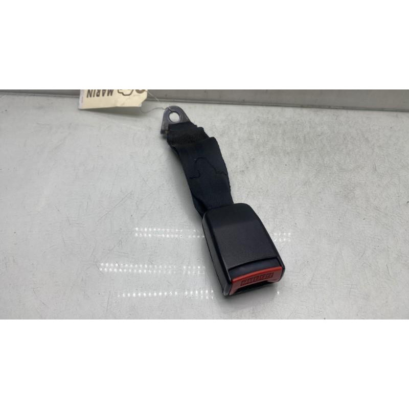 Attache ceinture arriere droit PEUGEOT 306 Photo n°4