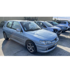 Attache ceinture arriere droit PEUGEOT 306