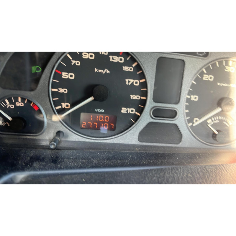 Attache ceinture arriere droit PEUGEOT 306 Photo n°7