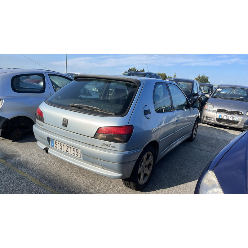 Attache ceinture arriere droit PEUGEOT 306 Photo n°10