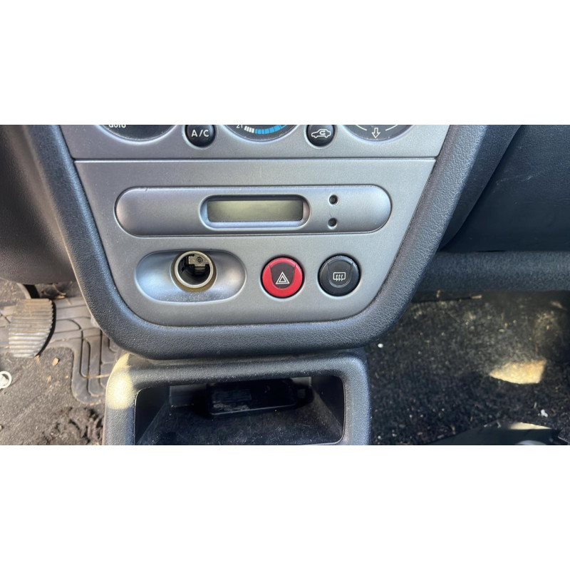 Attache ceinture arriere droit PEUGEOT 306 Photo n°11