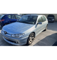 Attache ceinture arriere droit PEUGEOT 306