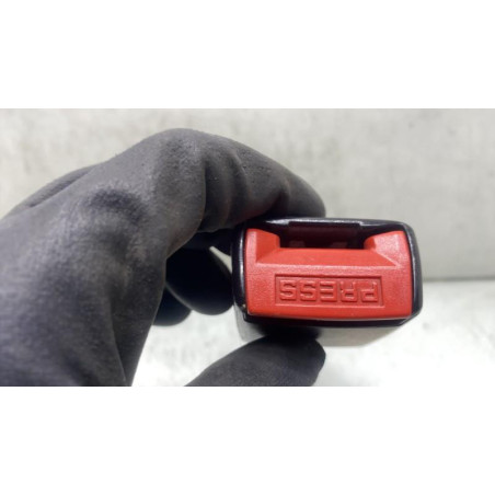 Attache ceinture arriere gauche PEUGEOT 306 Photo n°1