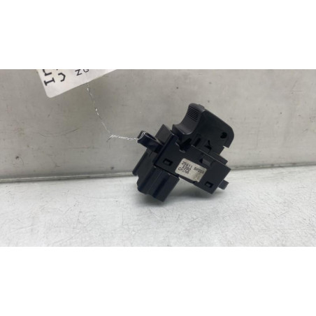 Interrupteur de leve vitre arriere gauche NISSAN QASHQAI 1