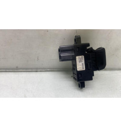Interrupteur de leve vitre avant droit NISSAN QASHQAI 1
