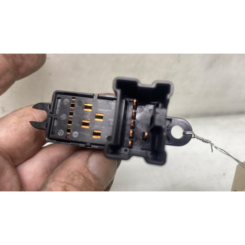 Interrupteur de leve vitre avant droit NISSAN QASHQAI 1 Photo n°4