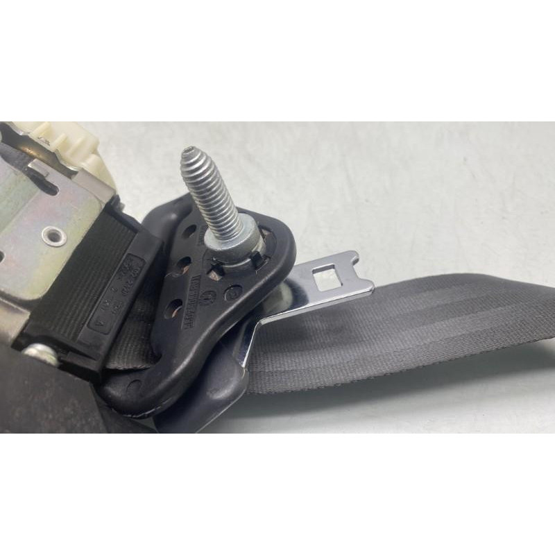 Pretensionneur de ceinture arriere gauche RENAULT CLIO 3 Photo n°2