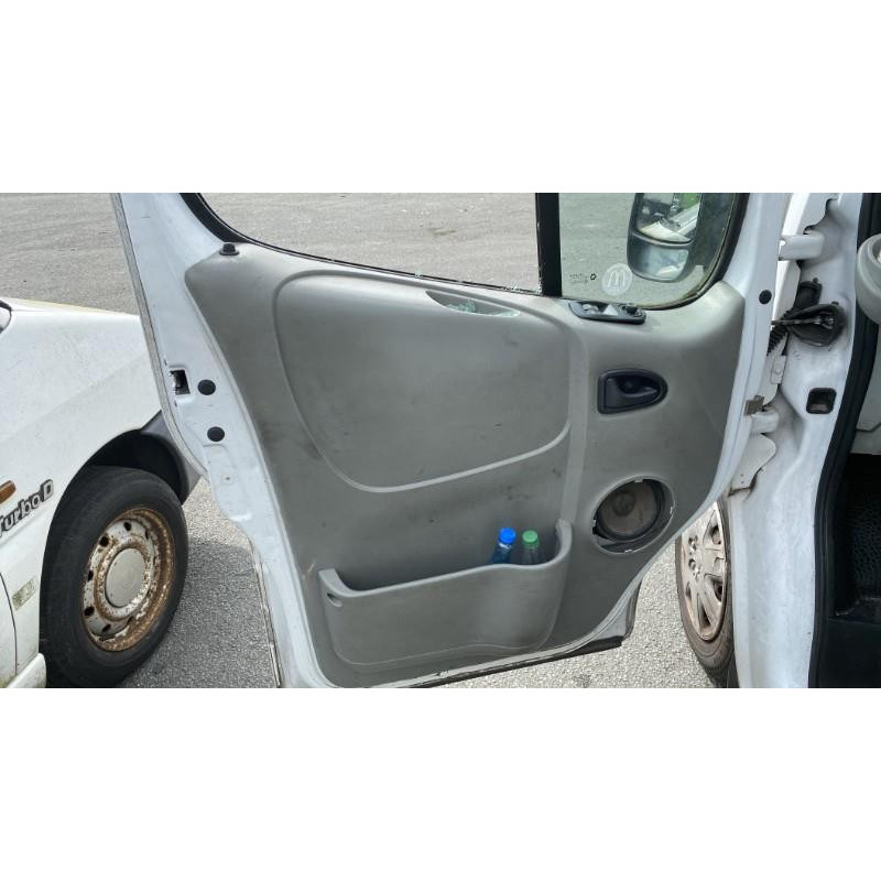 Compresseur clim RENAULT TRAFIC 2 Photo n°13