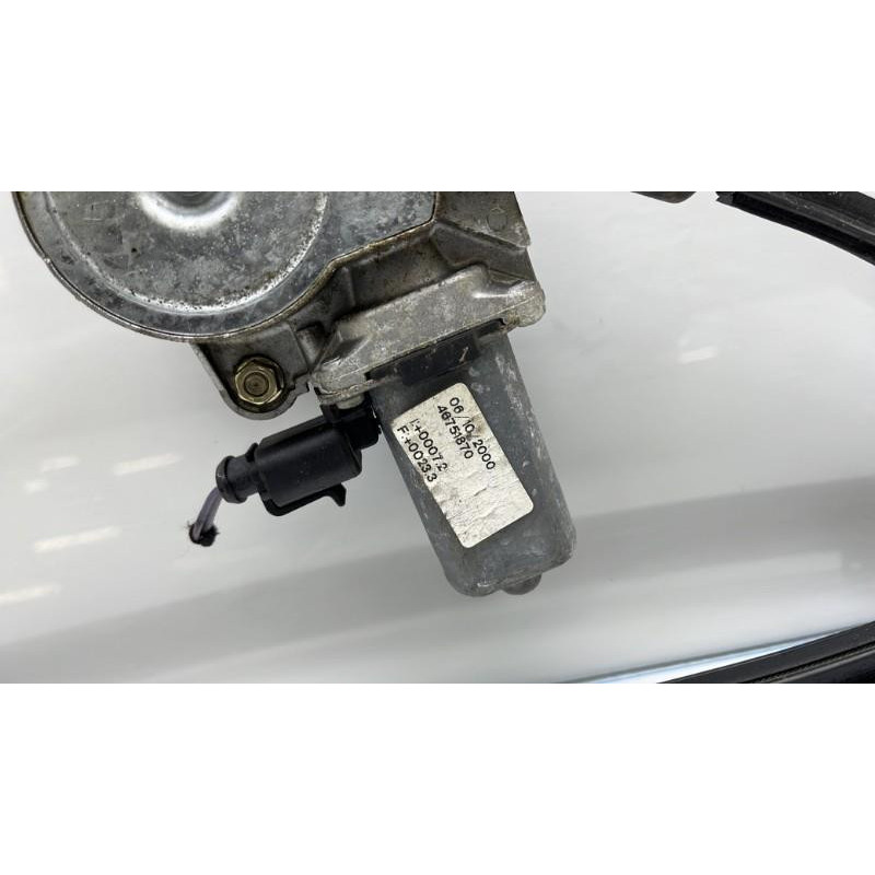Leve vitre electrique avant droit ALFA ROMEO 147 Photo n°10