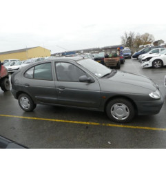 Serrure avant droit RENAULT MEGANE 1