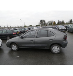Serrure avant droit RENAULT MEGANE 1
