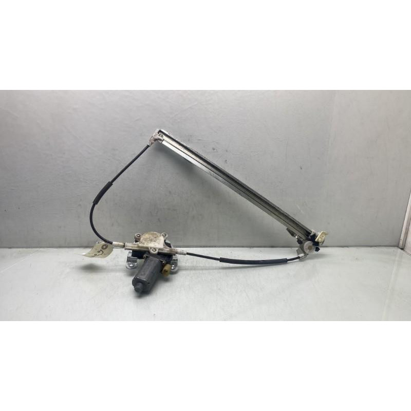 Leve vitre electrique avant droit RENAULT MEGANE 1 Photo n°8
