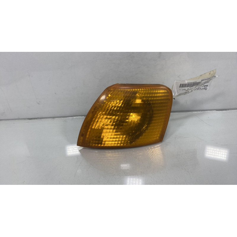 Optique avant secondaire gauche (feux)(clignotant) VOLKSWAGEN PASSAT 4 Photo n°3
