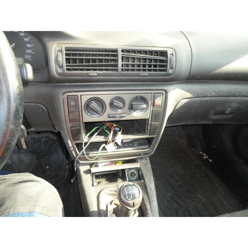 Retroviseur gauche VOLKSWAGEN PASSAT 4 Photo n°15